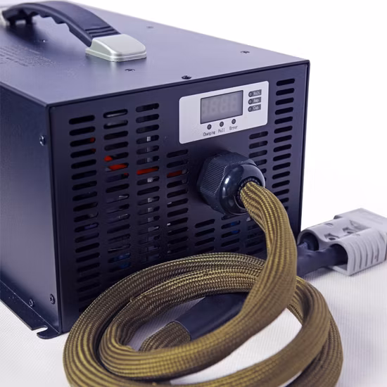 Caricabatterie 84V 40A 3600W per vendite dirette in fabbrica per batteria agli ioni di litio/polimeri di litio da 20 secondi 72V 74V per utensili elettrici/monitoraggio wireless/EV/scooter/solare